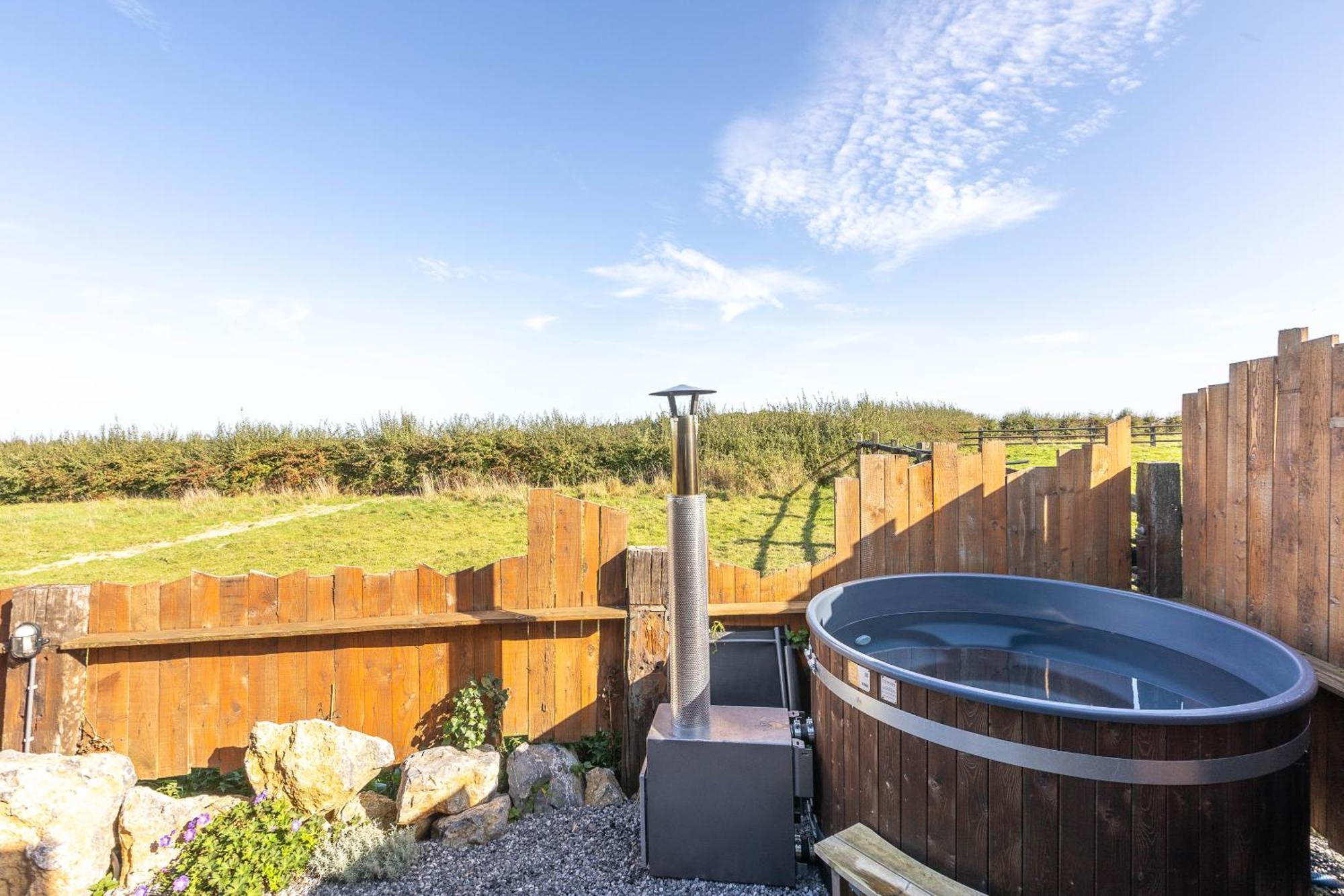 Les Tiny Du Pre Mathy - Logements Insolites Avec Jacuzzi A Profondeville Exterior photo